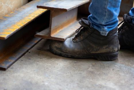 Different Types of PPE Safety Shoes - Steel Toe vs. Composite Toe