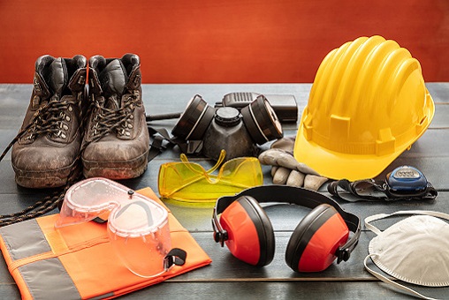 Why Is It Important to Wear Protective Work Clothes at Work？